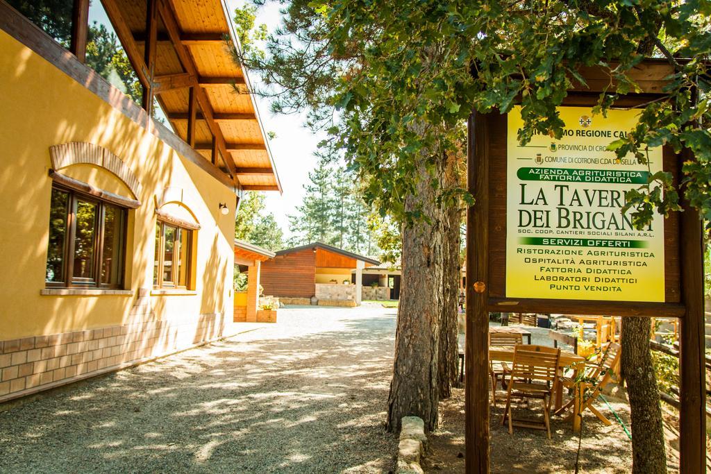 La Taverna Dei Briganti Cotronei Exterior photo