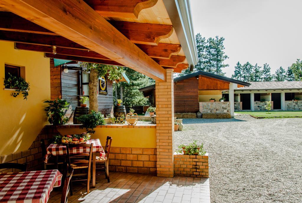 La Taverna Dei Briganti Cotronei Exterior photo