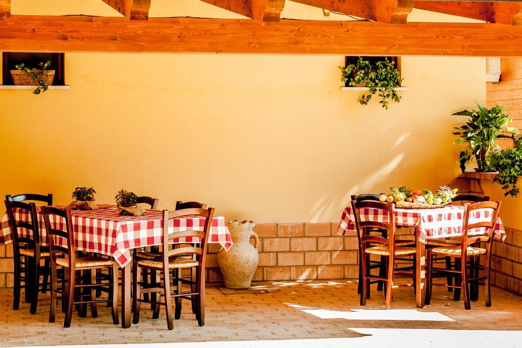 La Taverna Dei Briganti Cotronei Exterior photo